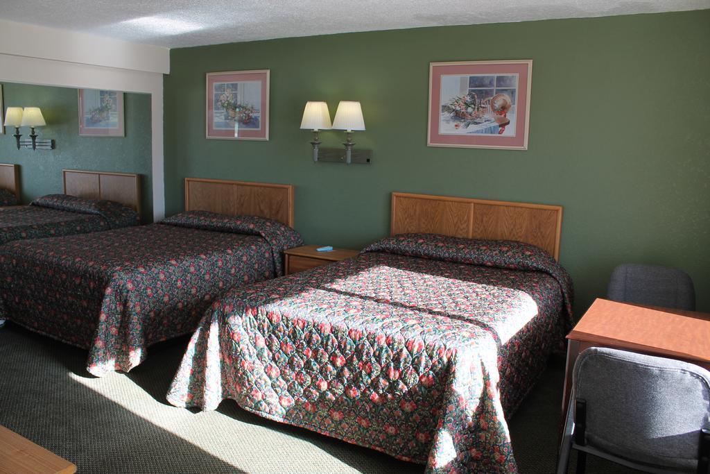 American Motor Inn - 록 아일랜드 외부 사진
